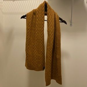 Super dry scarf barely worn